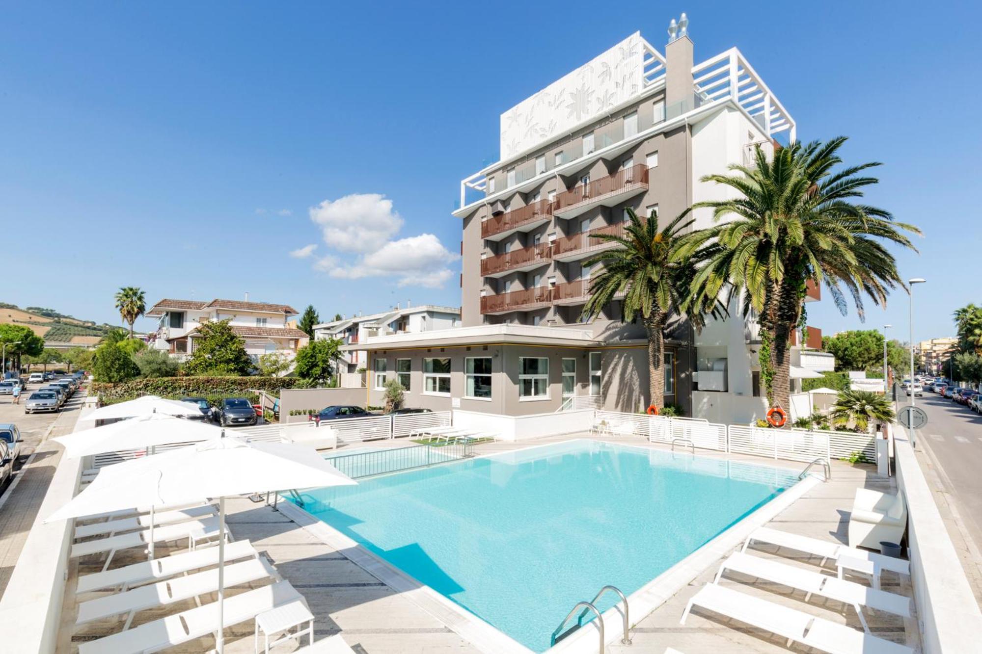 Hotel Bernard San Benedetto del Tronto Eksteriør billede