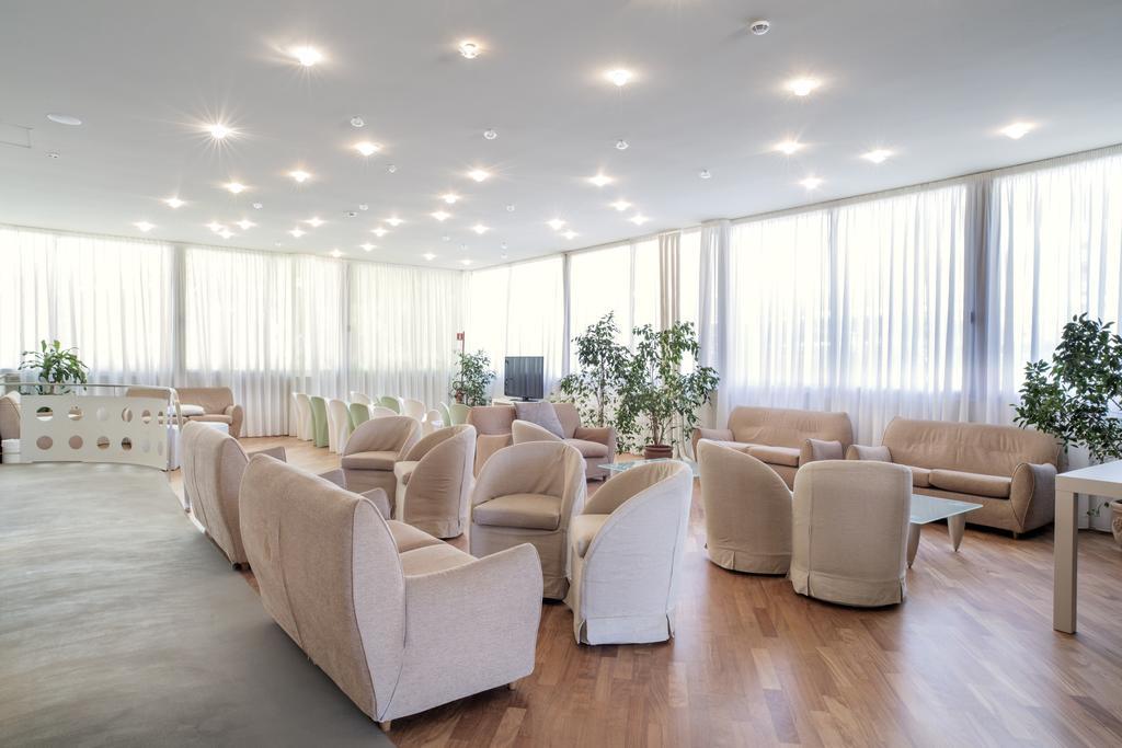 Hotel Bernard San Benedetto del Tronto Eksteriør billede